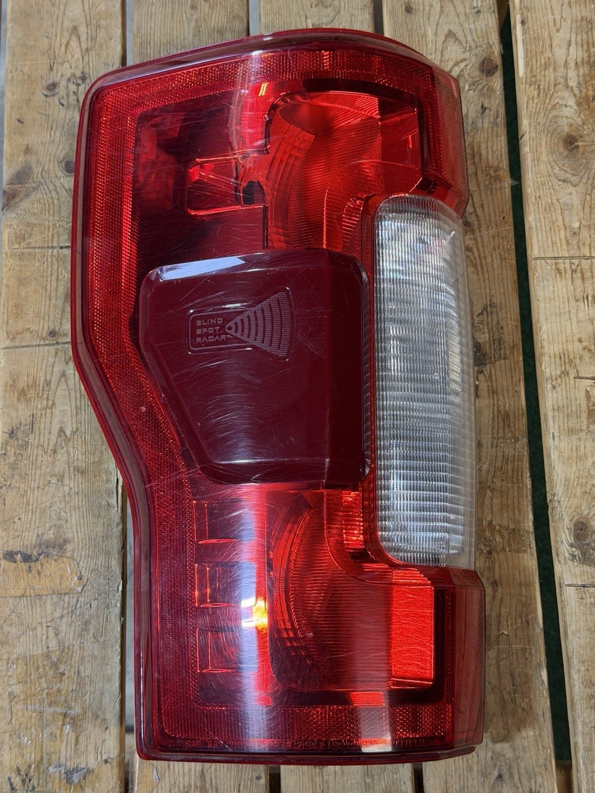 2017-2019 Ford F-250 Tail Light - Factory Take-Off 2017-2019 Ford F-250 Tail Light - Factory Take-Off