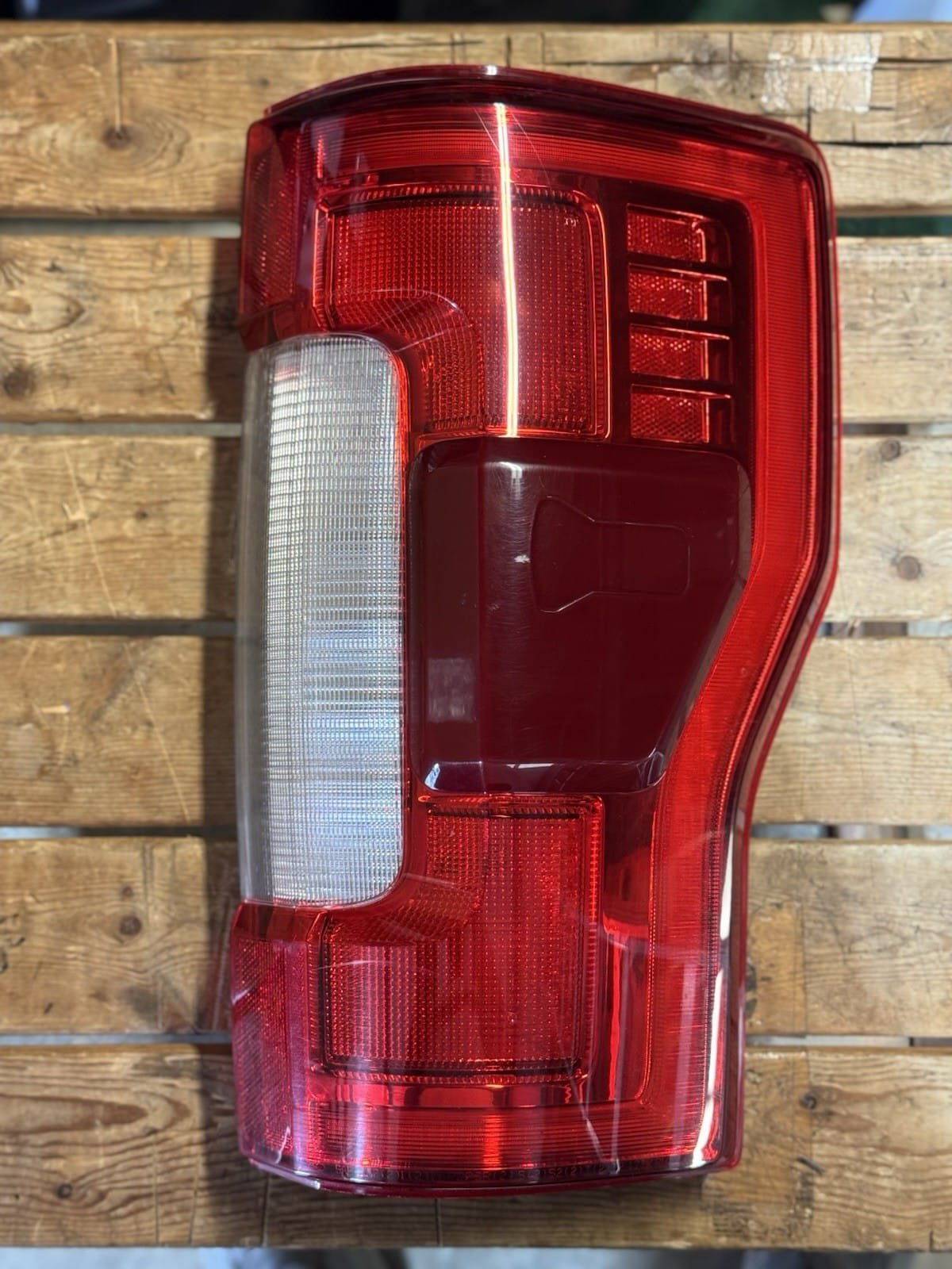 2017-2019 Ford F-250 Tail Light - Factory Take-Off 2017-2019 Ford F-250 Tail Light - Factory Take-Off