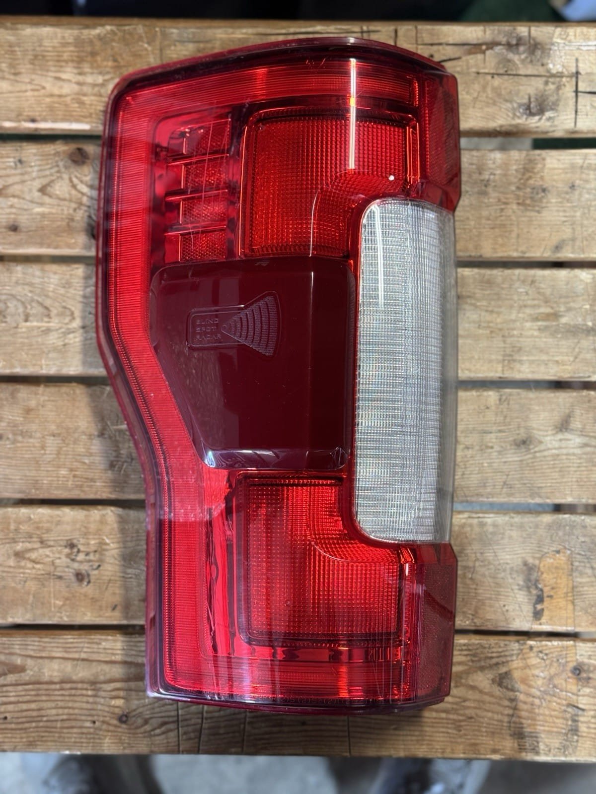 2017-2019 Ford F-250 Tail Light - Factory Take-Off 2017-2019 Ford F-250 Tail Light - Factory Take-Off