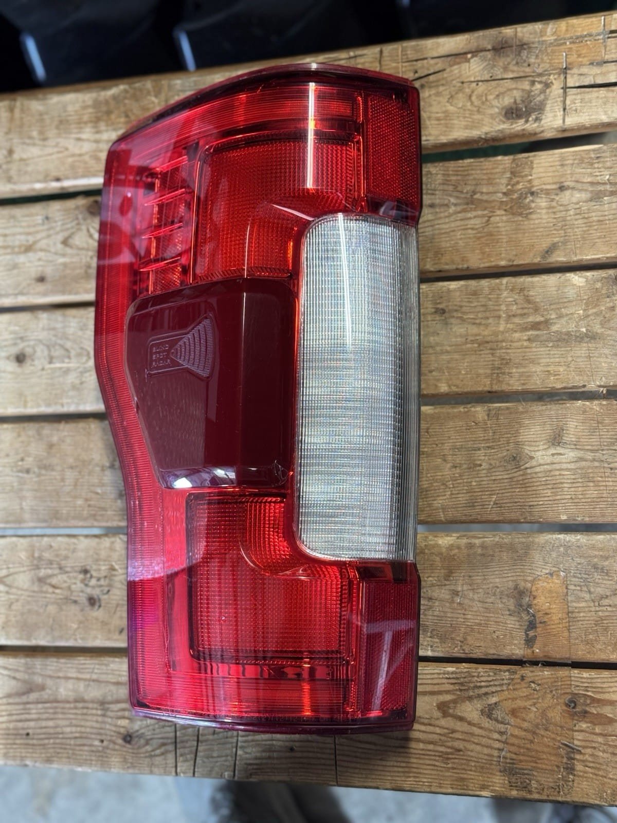2017-2019 Ford F-250 Tail Light - Factory Take-Off 2017-2019 Ford F-250 Tail Light - Factory Take-Off