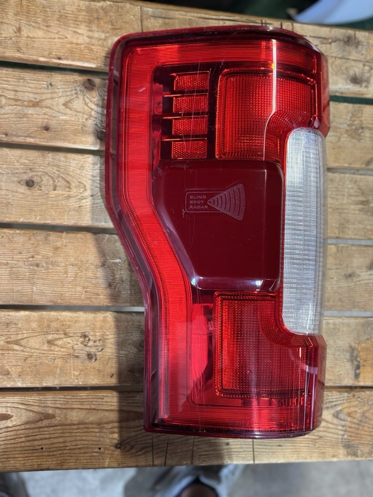 2017-2019 Ford F-250 Tail Light - Factory Take-Off 2017-2019 Ford F-250 Tail Light - Factory Take-Off