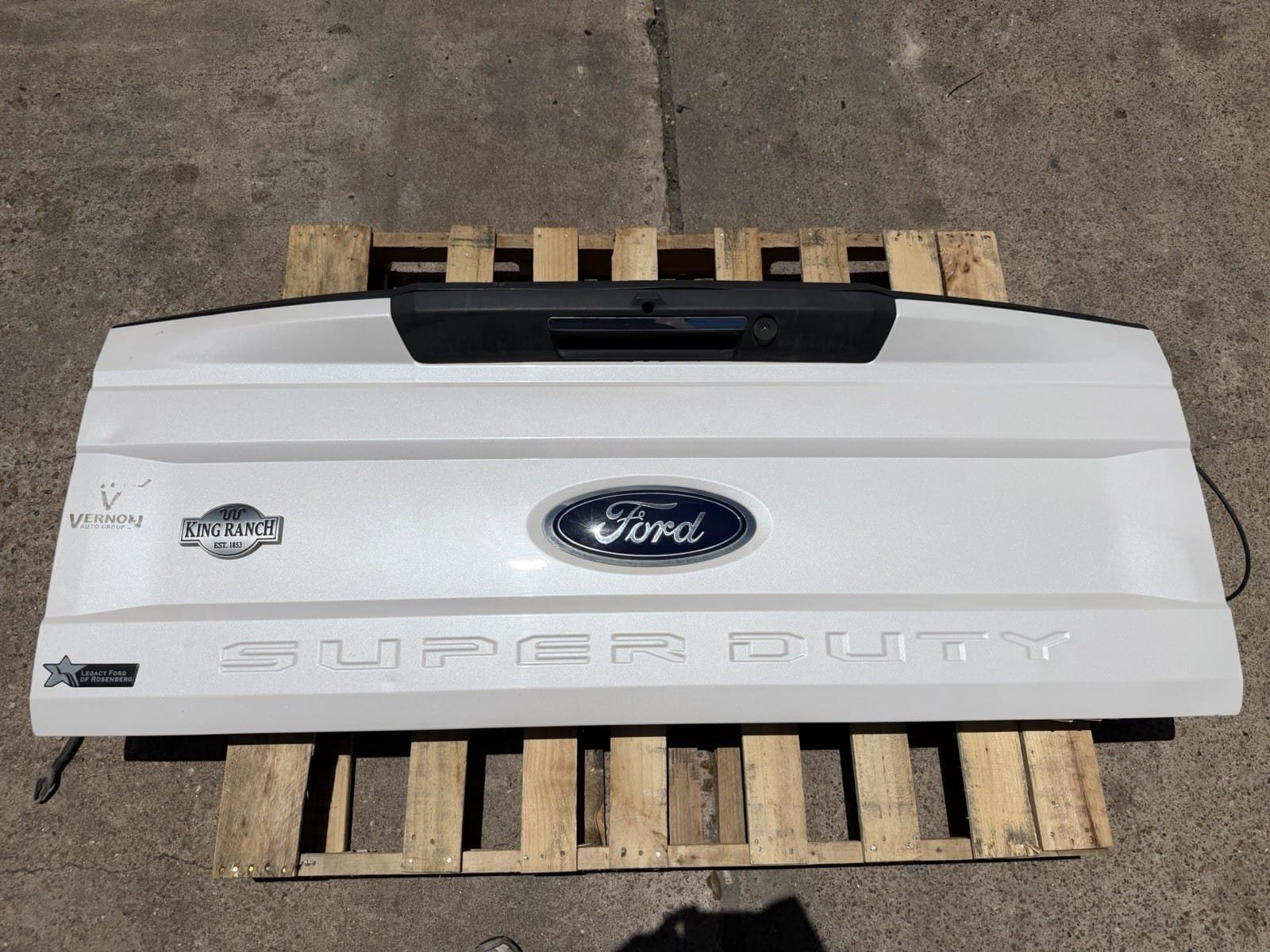2017-2019 Ford F-250 Tailgate - Factory Take-Off 2017-2019 Ford F-250 Tailgate - Factory Take-Off