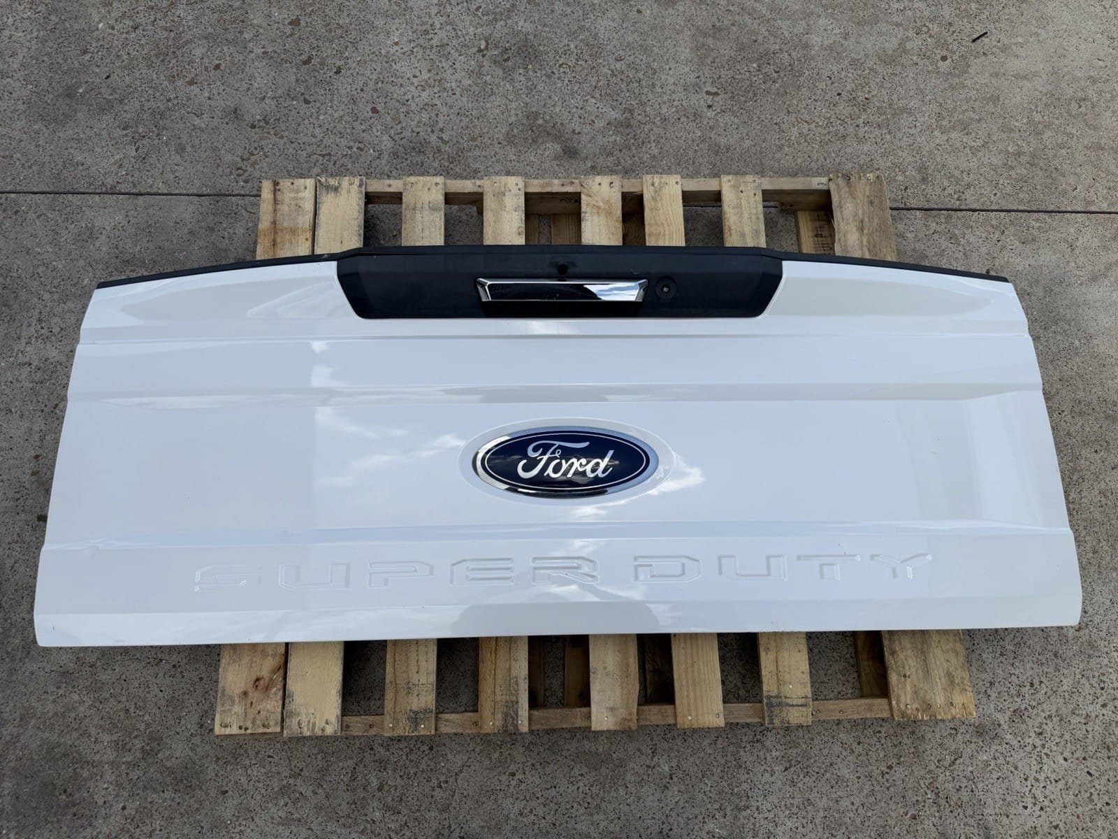 2017-2019 Ford F-250 Tailgate - Factory Take-Off 2017-2019 Ford F-250 Tailgate - Factory Take-Off