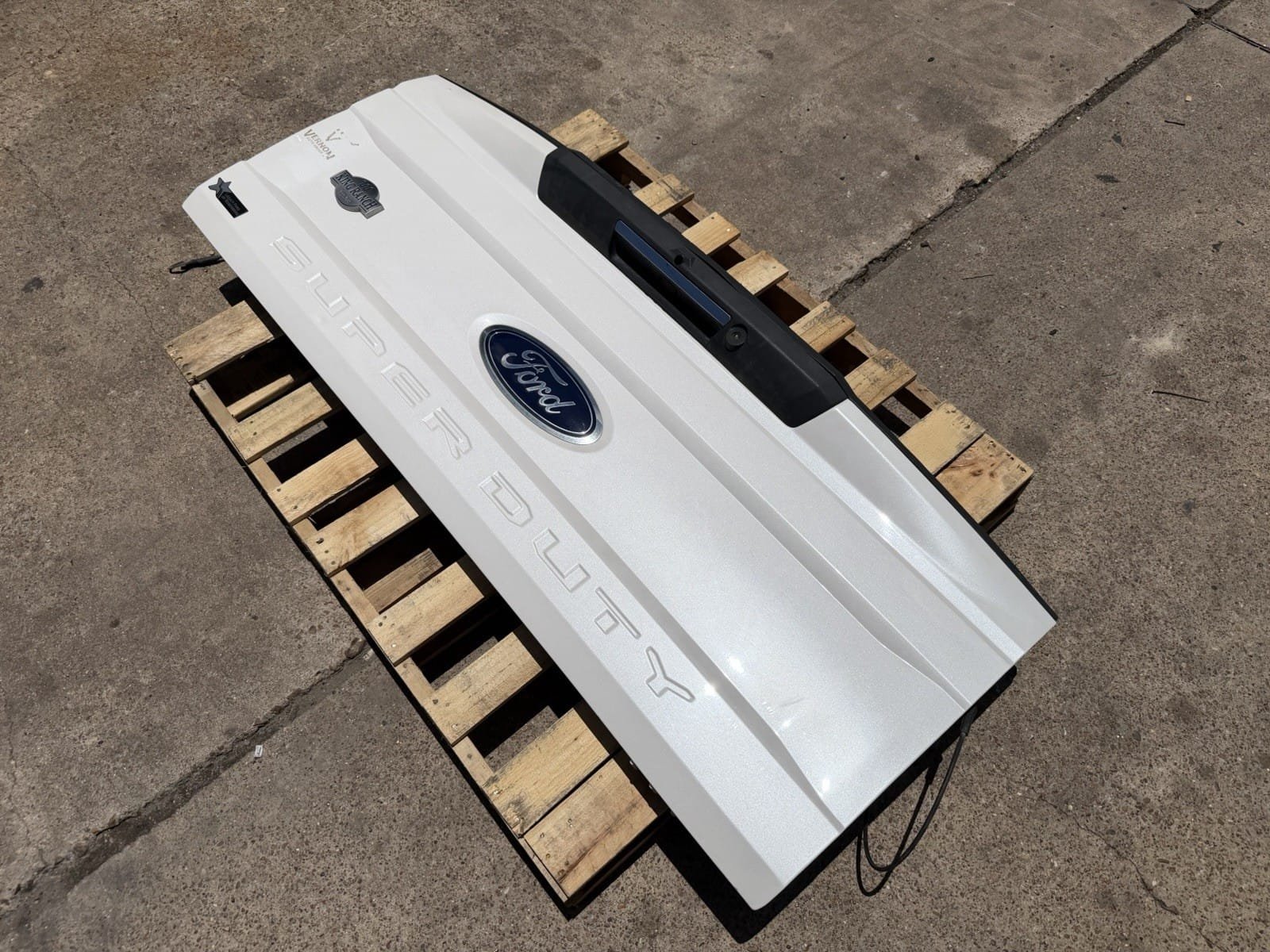2017-2019 Ford F-250 Tailgate - Factory Take-Off 2017-2019 Ford F-250 Tailgate - Factory Take-Off