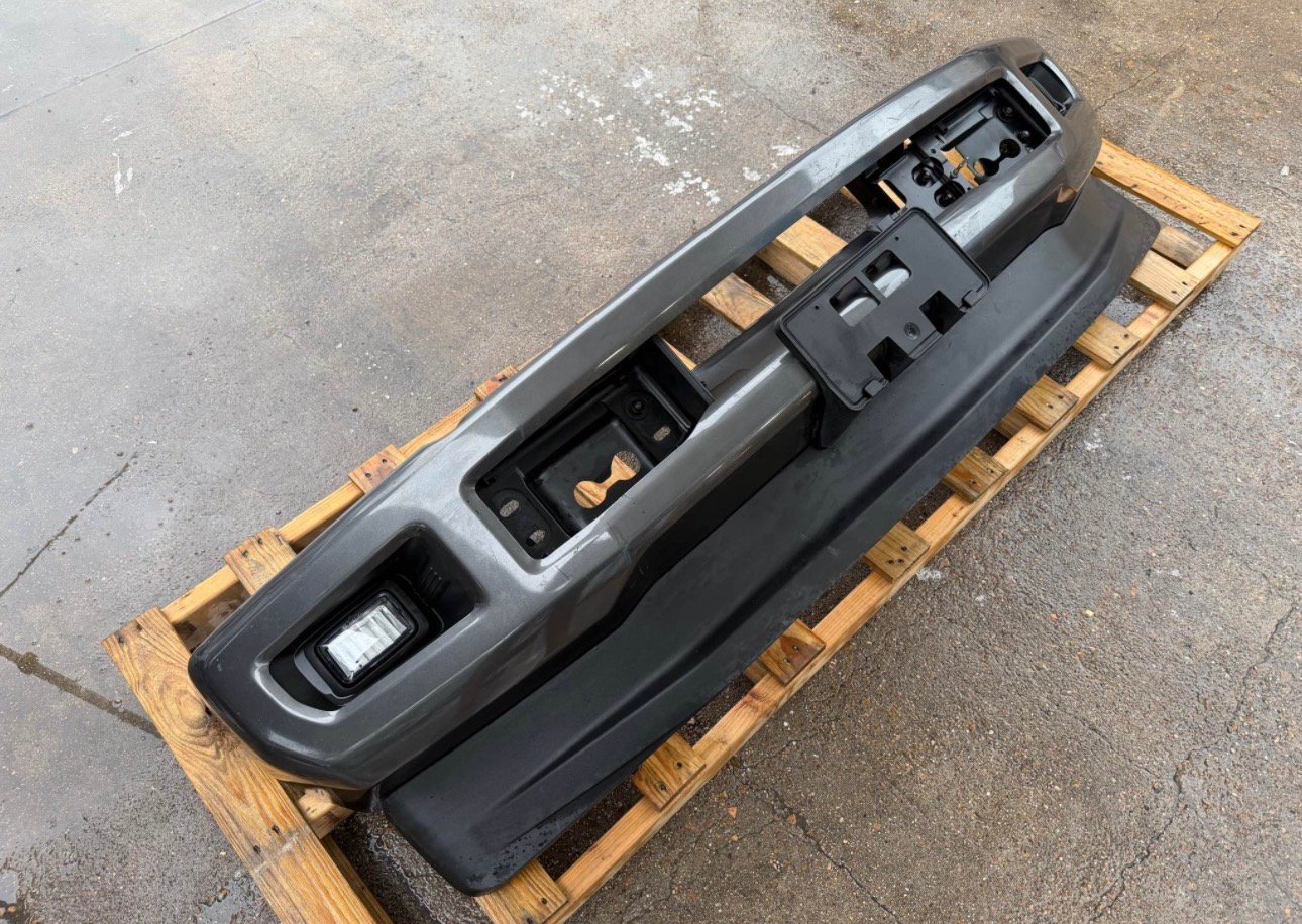 2017-2019 Ford F-350 F-250 Front Bumper Magnetic Grey OEM - Factory Take-Off 2017-2019 Ford F-350 F-250 Front Bumper Magnetic Grey OEM - Factory Take-Off
