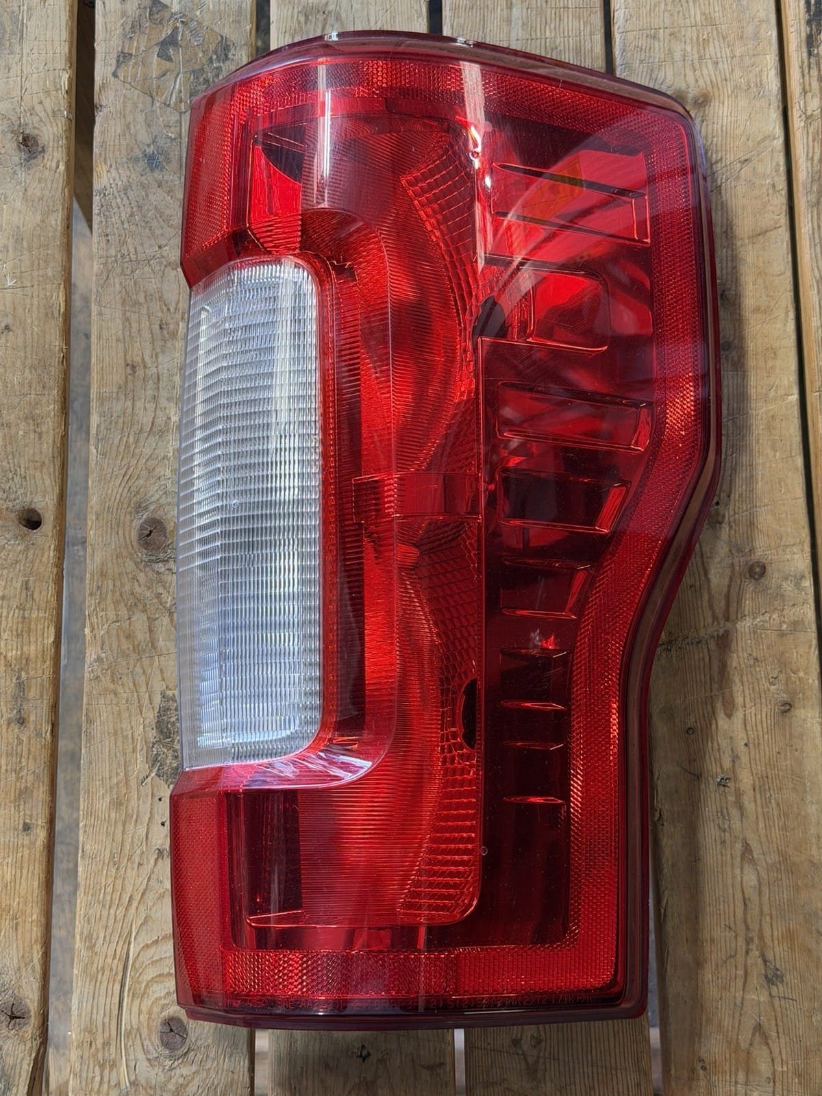2017-2019 Ford Super Duty Tail Light - Factory Take-Off 2017-2019 Ford Super Duty Tail Light - Factory Take-Off