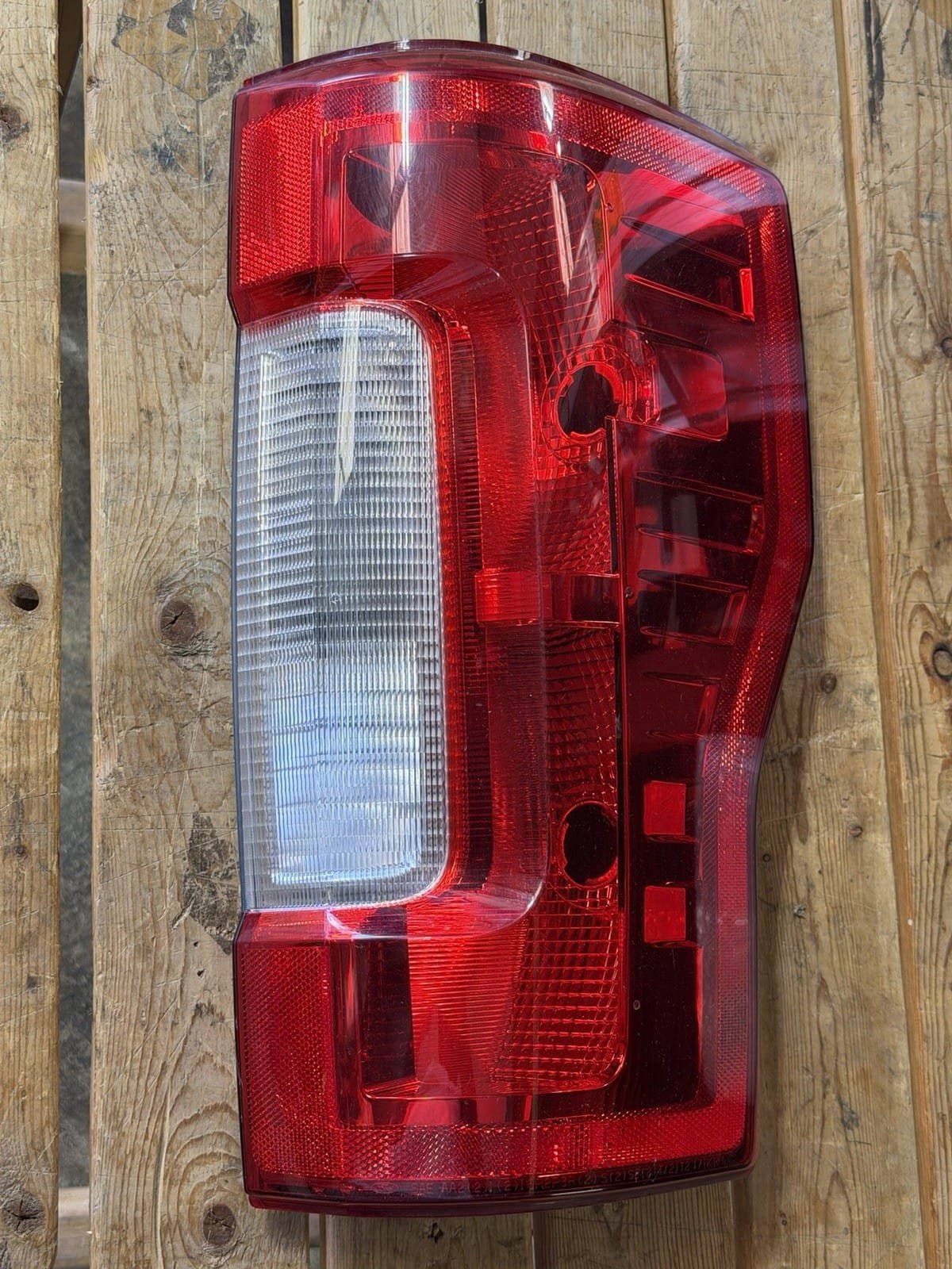 2017-2019 Ford Super Duty Tail Light - Factory Take-Off 2017-2019 Ford Super Duty Tail Light - Factory Take-Off