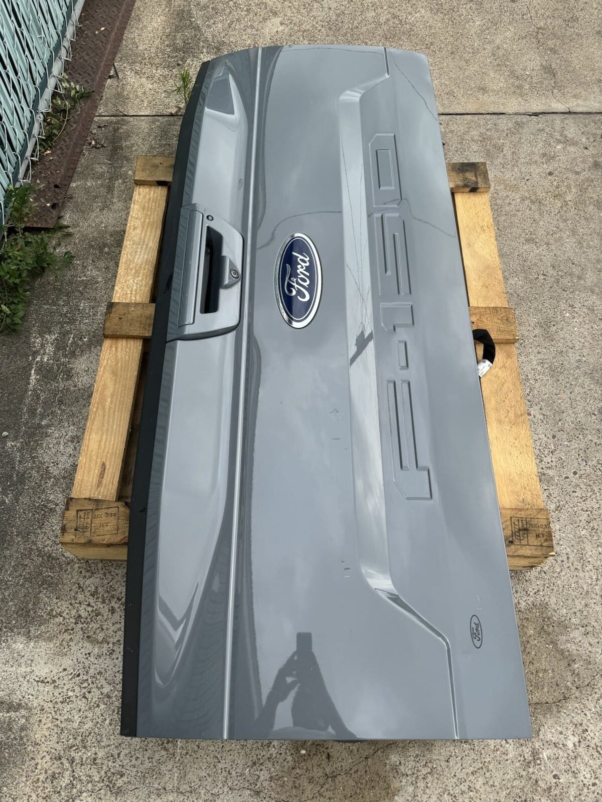 2018-2020 Ford F-150 Tailgate - Factory Take-Off 2018-2020 Ford F-150 Tailgate - Factory Take-Off