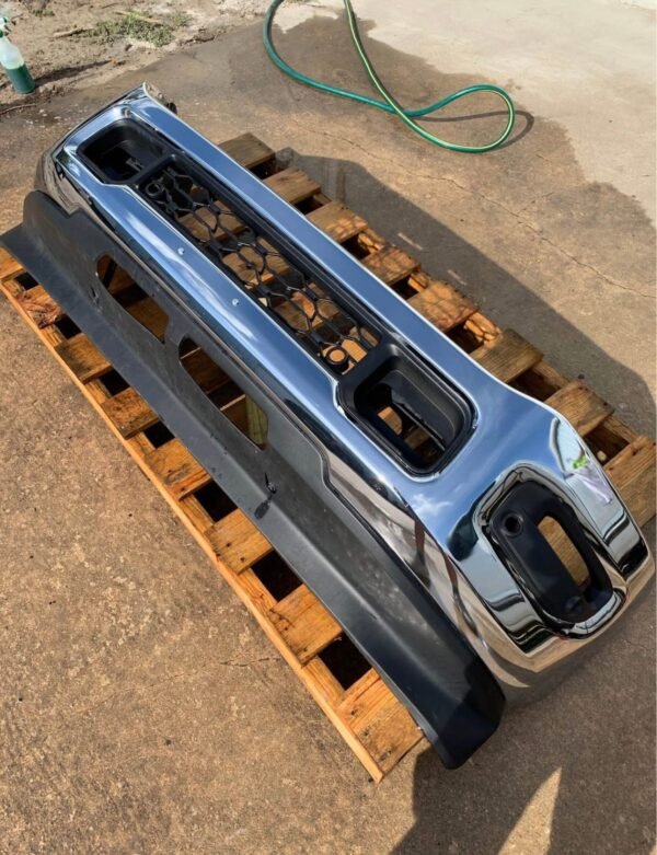 2019-2020 Ram 3500 2500 Front Bumper Chrome OEM - Factory Take-Off