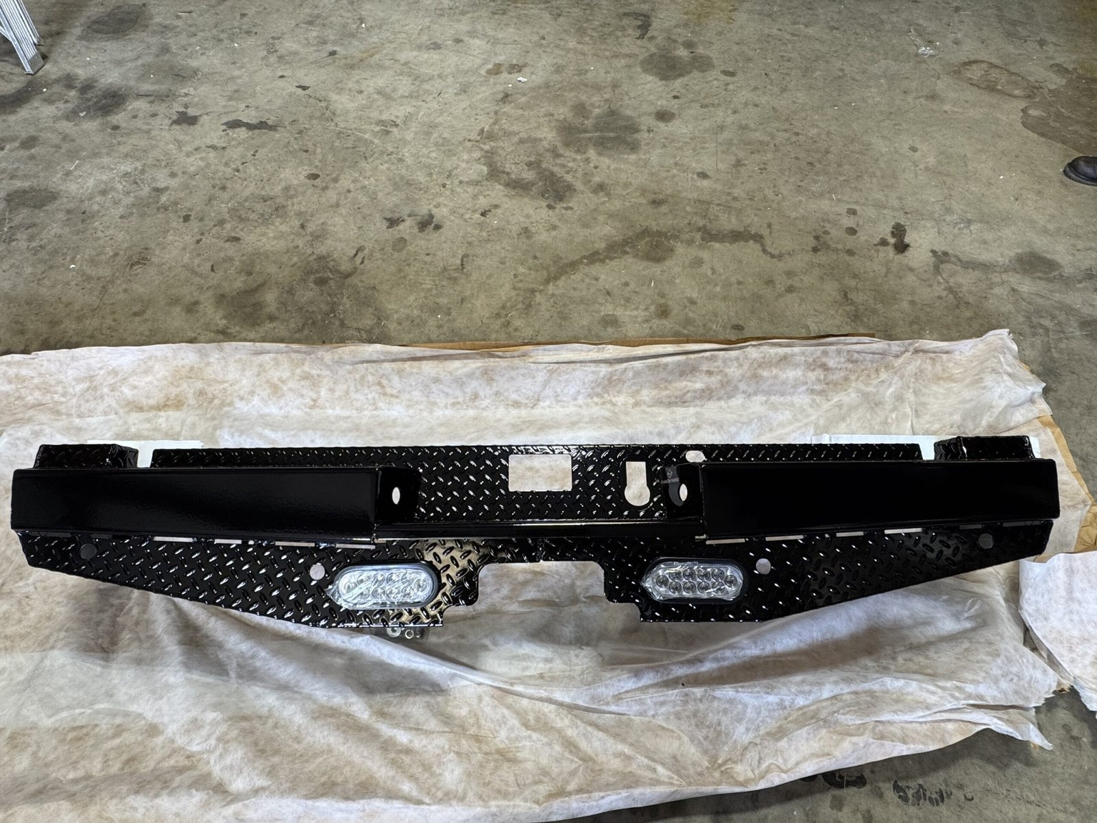 2019-2024 Ram 1500 Rear Bumper - Factory Take-Off 2019-2024 Ram 1500 Rear Bumper - Factory Take-Off