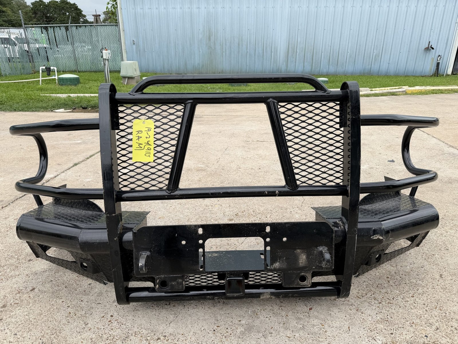 2019-2024 Ram 2500 Front Bumper - Factory Take-Off 2019-2024 Ram 2500 Front Bumper - Factory Take-Off