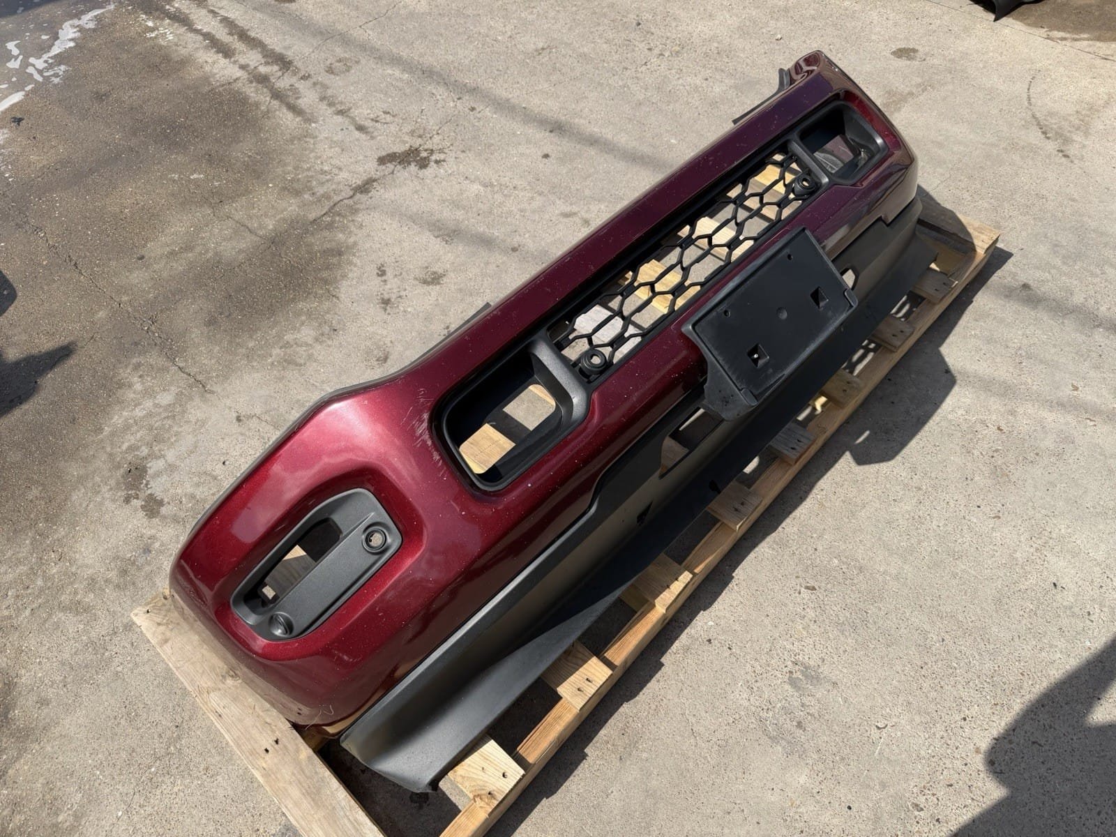 2019-2024 Ram 2500 Front Bumper - Factory Take-Off 2019-2024 Ram 2500 Front Bumper - Factory Take-Off