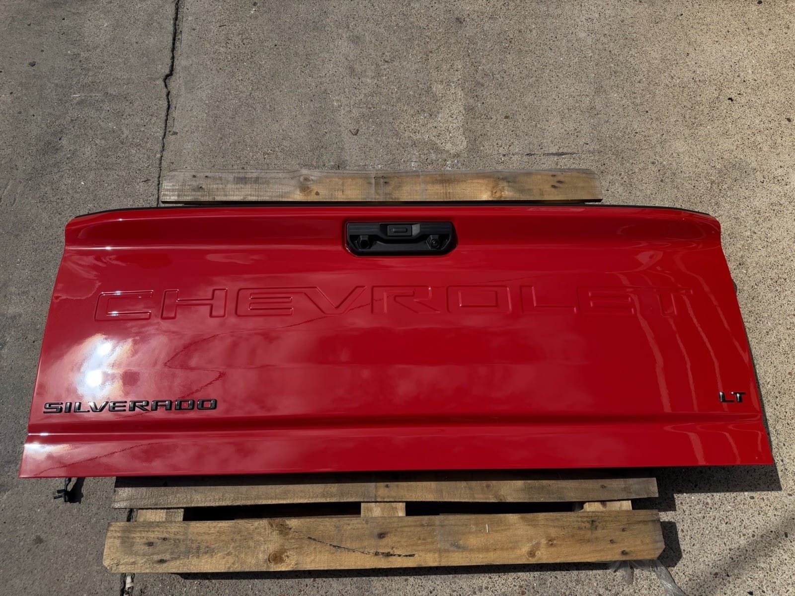 2020-2026 Chevrolet Silverado 2500 Tailgate - Factory Take-Off 2020-2026 Chevrolet Silverado 2500 Tailgate - Factory Take-Off