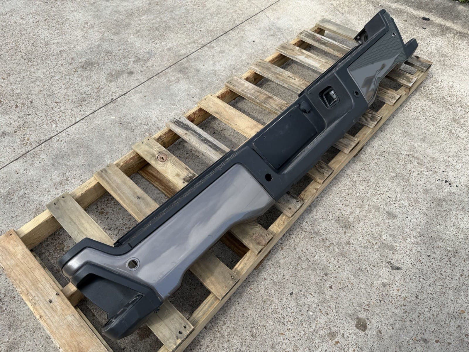2023-2026 Ford F-250 Rear Bumper - Factory Take-Off 2023-2026 Ford F-250 Rear Bumper - Factory Take-Off