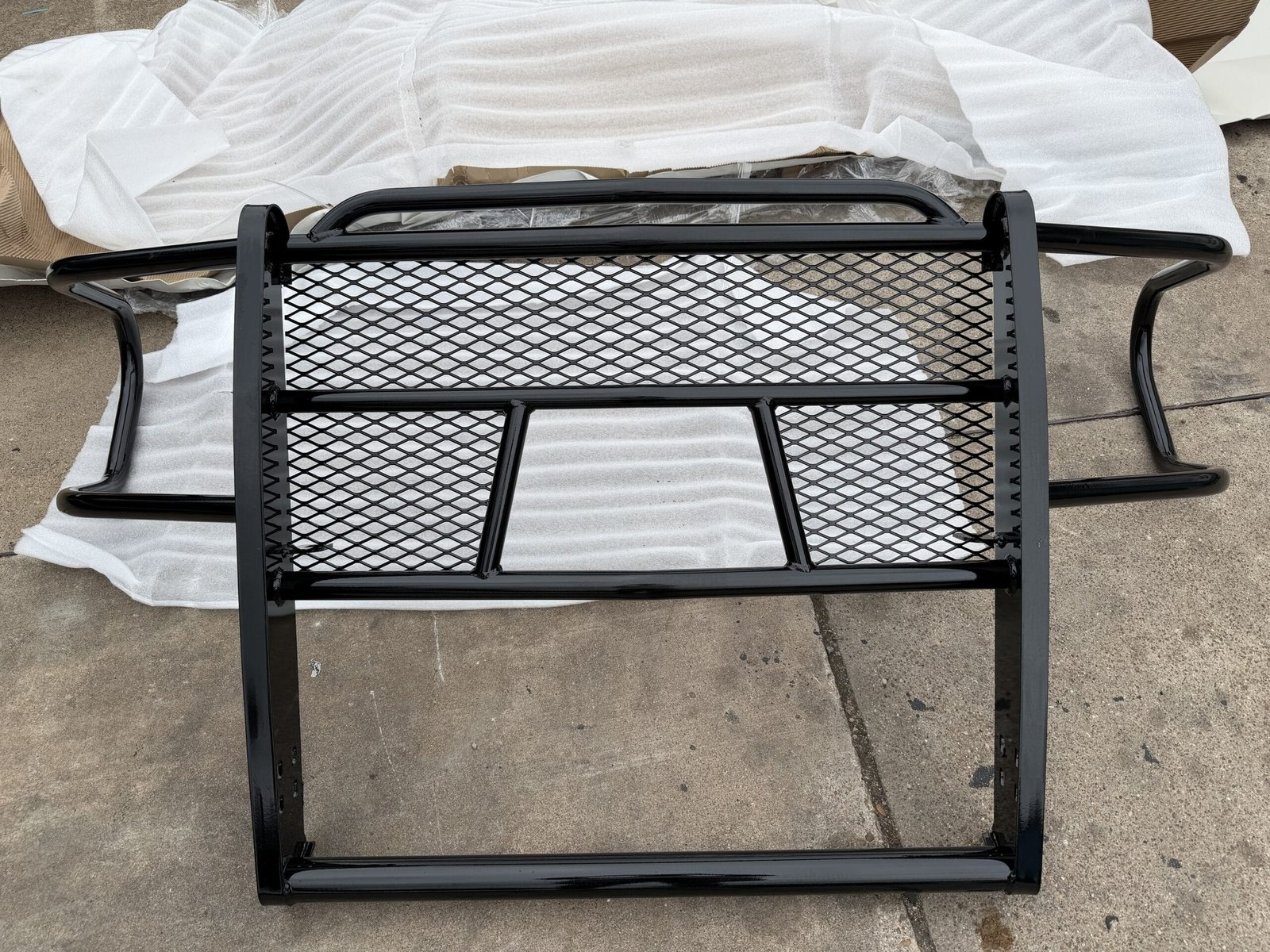 2024-2026 GMC Sierra 2500 Grille Guard - Factory Take-Off 2024-2026 GMC Sierra 2500 Grille Guard - Factory Take-Off