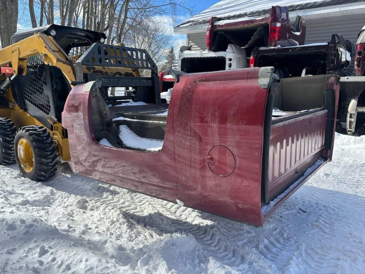 2014-2019 GMC Sierra 6.6ft Truck Bed photo 2 2014-2019 GMC Sierra 6.6ft Truck Bed