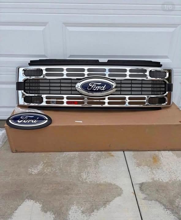 2023-2026 Ford Super Duty F-250 to F-600 Chrome Front Grille