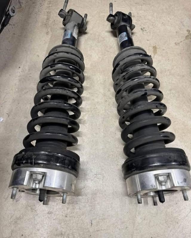 Ford F-150 Factory Shocks with 2 inch Level Kit, Off a 2022 F-150 4x4 photo 2 Ford F-150 Factory Shocks with 2 inch Level Kit, Off a 2022 F-150 4x4