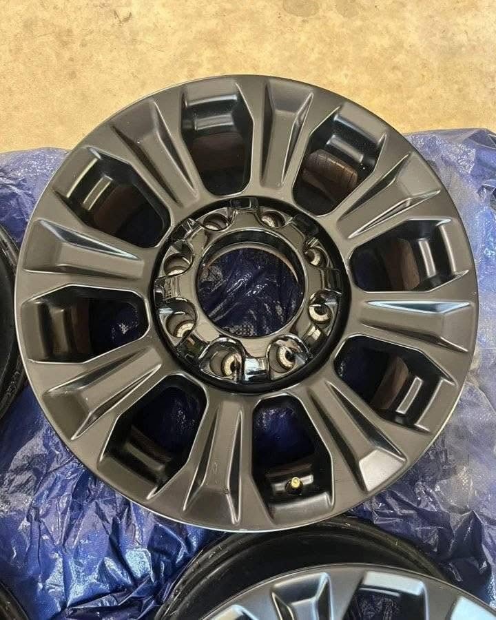18 inch Ford Tremor Wheels Off a 2022 F-250 with Caps and Lug Nuts photo 2 18 inch Ford Tremor Wheels Off a 2022 F-250 with Caps and Lug Nuts