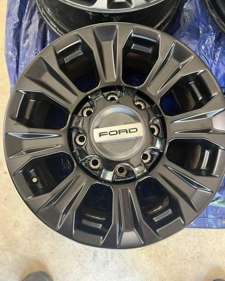 18 inch Ford Tremor Wheels Off a 2022 F-250 with Caps and Lug Nuts photo 4 18 inch Ford Tremor Wheels Off a 2022 F-250 with Caps and Lug Nuts