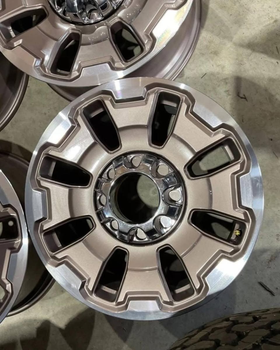 2024 Ford F-250 King Ranch Factory 20 inch Alloy Wheels, Set of Four with Center Caps photo 3 2024 Ford F-250 King Ranch Factory 20 inch Alloy Wheels, Set of Four with Center Caps