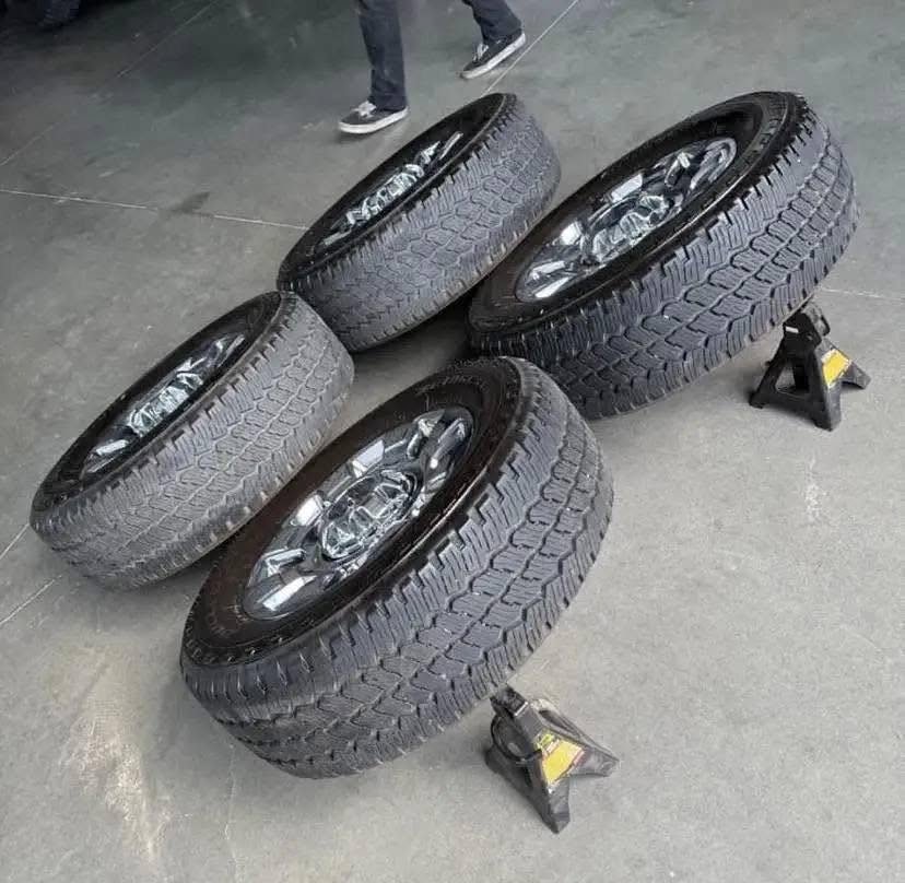 2025 Ford F-350 King Ranch 20 inch OEM Wheels with Bridgestone Dueler A/T 275/65R20 Tires photo 2 2025 Ford F-350 King Ranch 20 inch OEM Wheels with Bridgestone Dueler A/T 275/65R20 Tires