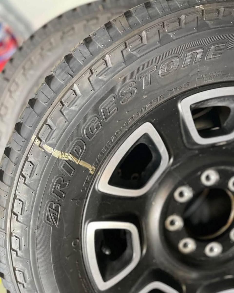 2025 Ford F-350 Super Duty Platinum 20 inch Wheels with Bridgestone Dueler A/T Tires and TPMS photo 5 2025 Ford F-350 Super Duty Platinum 20 inch Wheels with Bridgestone Dueler A/T Tires and TPMS