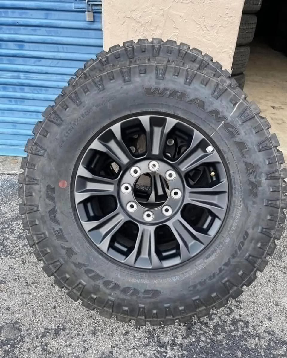 18 inch Ford F-250 F-350 Tremor OEM Wheels and Tires photo 1 18 inch Ford F-250 F-350 Tremor OEM Wheels and Tires