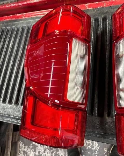 2020-2022 Ford Super Duty LED Tail Lights with BLIS, Set, Fits F-250 F-350 F-450 photo 5 2020-2022 Ford Super Duty LED Tail Lights with BLIS, Set, Fits F-250 F-350 F-450