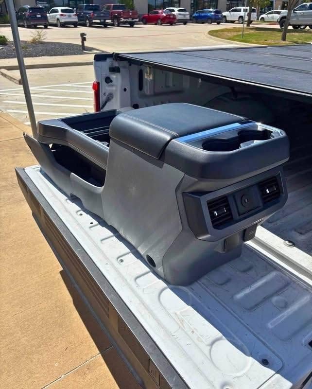 Ford F-250 F-350 F-450 Grey Center Console photo 2 Ford F-250 F-350 F-450 Grey Center Console