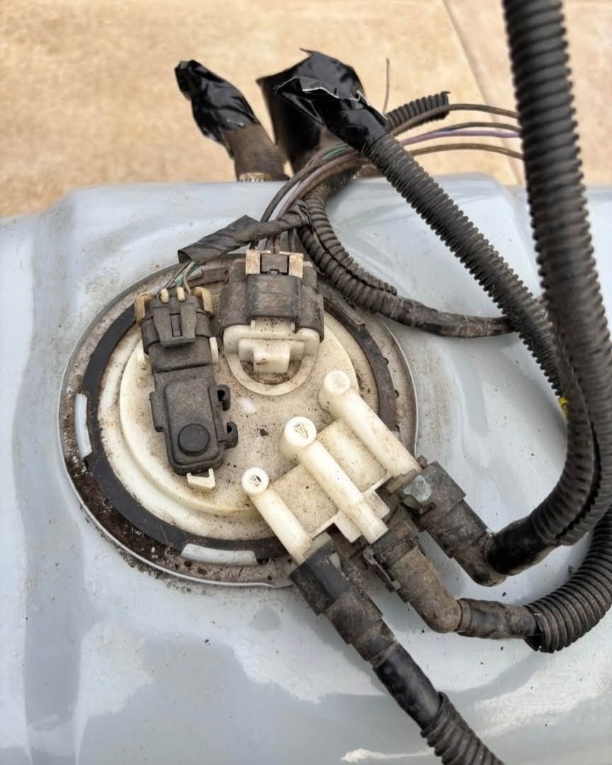 1997–2002 Chevrolet S10 & GMC Sonoma Premium Factory-Style Under-Chassis Fuel Tank Assembl photo 3 1997–2002 Chevrolet S10 & GMC Sonoma Premium Factory-Style Under-Chassis Fuel Tank Assembl