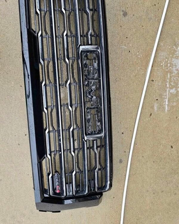 2024–2027 GMC Sierra 2500HD/3500HD AT4 Flagship Matte Black & Gloss Black Accent Radiator