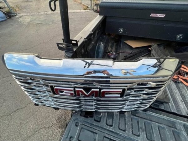 2022–2024 GMC Sierra 2500HD/3500HD Denali Flagship Chrome Front Radiator Grille Assembly