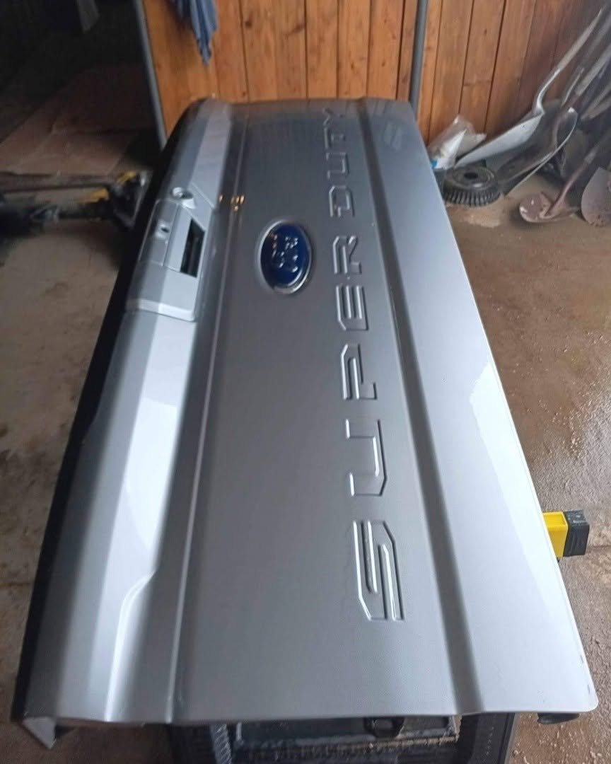 2023–2026+ Ford Super Duty Premium Factory OEM Step Tailgate Assembly photo 5 2023–2026+ Ford Super Duty Premium Factory OEM Step Tailgate Assembly