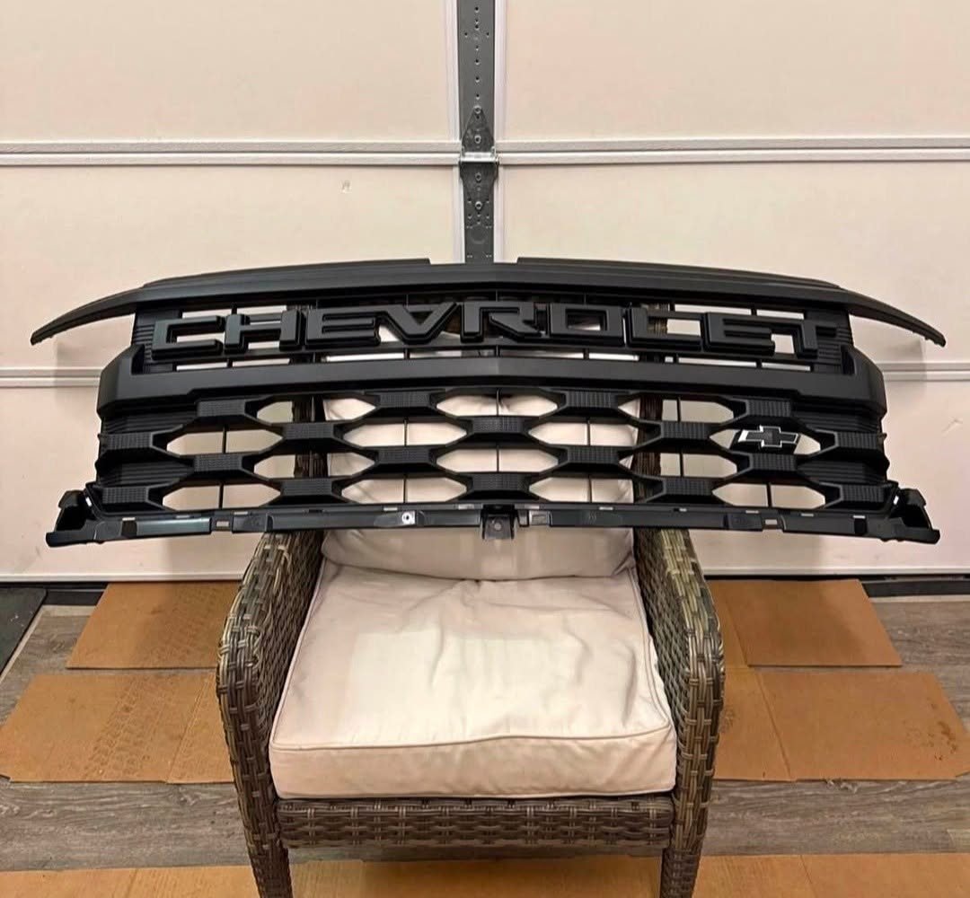 2022–2026+ Chevy Silverado 1500 Premium Front Radiator Grille Assembly photo 1 2022–2026+ Chevy Silverado 1500 Premium Front Radiator Grille Assembly