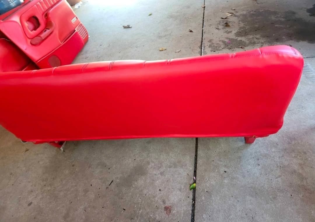 1995–1998 Chevy/GMC OBS Single Cab Premium Custom Reupholstered Bench Seat & Matching Door photo 2 1995-1998 Chevy/GMC OBS Single Cab Premium Custom Reupholstered Bench Seat & Matching Door