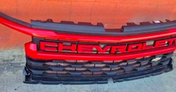 2022–2026+ Chevy Silverado 1500 Refreshed Factory OEM Front Radiator Grille Assembly