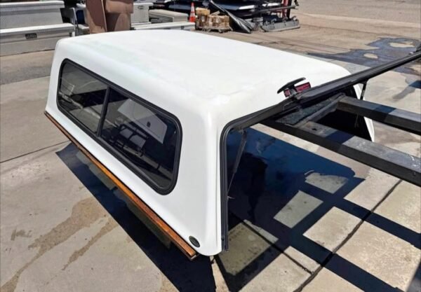 1999–2006 Toyota Tundra Premium Fiberglass 6.5-Foot Standard Bed Shell Camper Cap