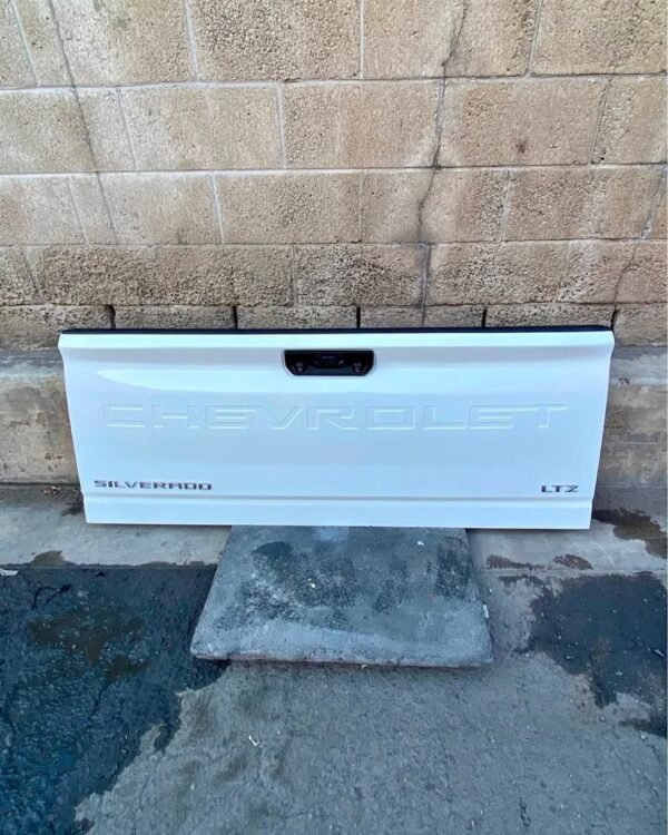2020–2026+ Chevy Silverado HD 2500/3500 Genuine OEM Power Tailgate Assembly