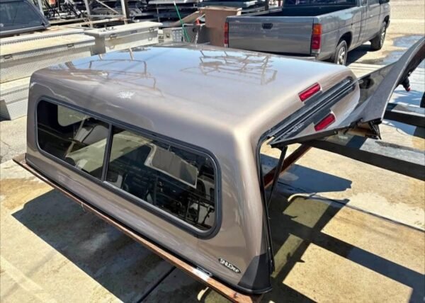 Snugtop Premium Fiberglass 5.7-Foot Short Bed Shell Camper Cap