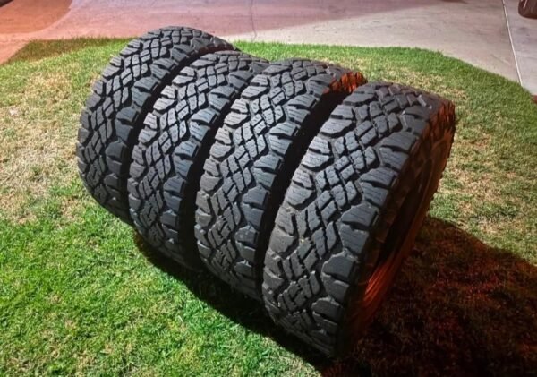 Authentic 18-Inch Ford F-250 / F-350 Tremor & Super Duty Heavy-Duty Wheels & 35" Goodyear