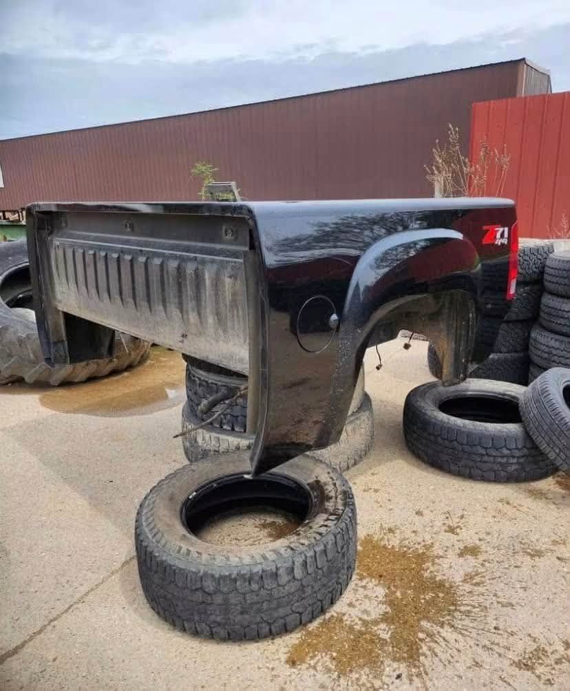 rust free bed for a 2007-2013 gmc sierra crew cab 1500 has a professional spray in bed lin photo 2 rust free bed for a 2007-2013 gmc sierra crew cab 1500 has a professional spray in bed lin