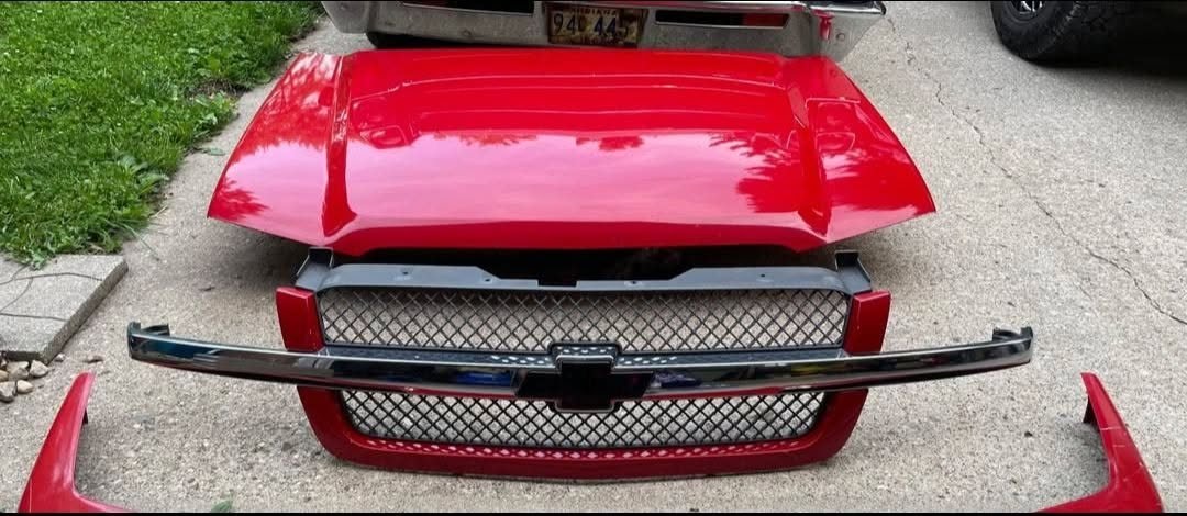2003-2007 Chevy Body Panel photo 2 2003-2007 Chevy Body Panel