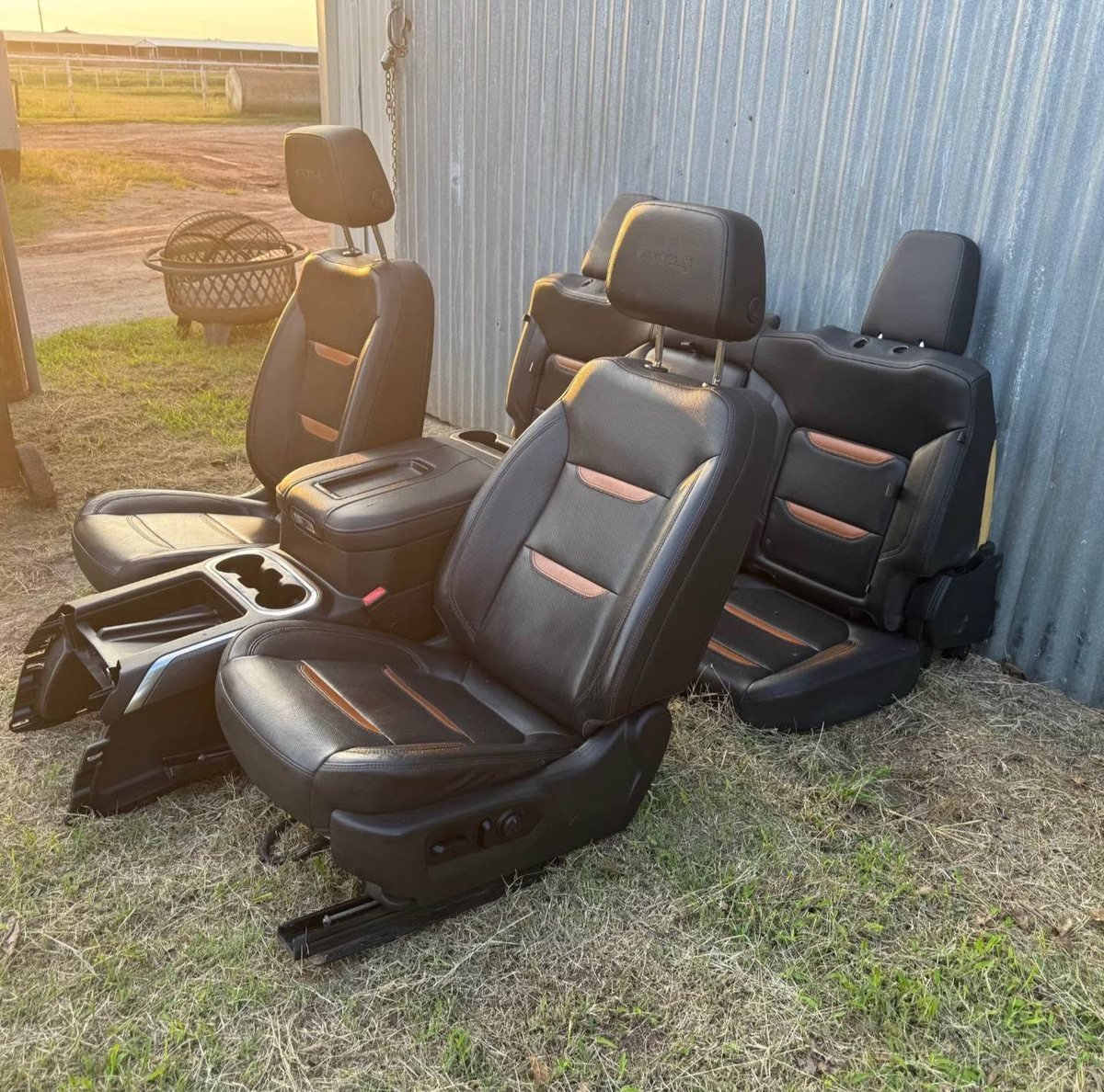 2019- 2024 Chevy photo 4 2019- 2024 Chevy
