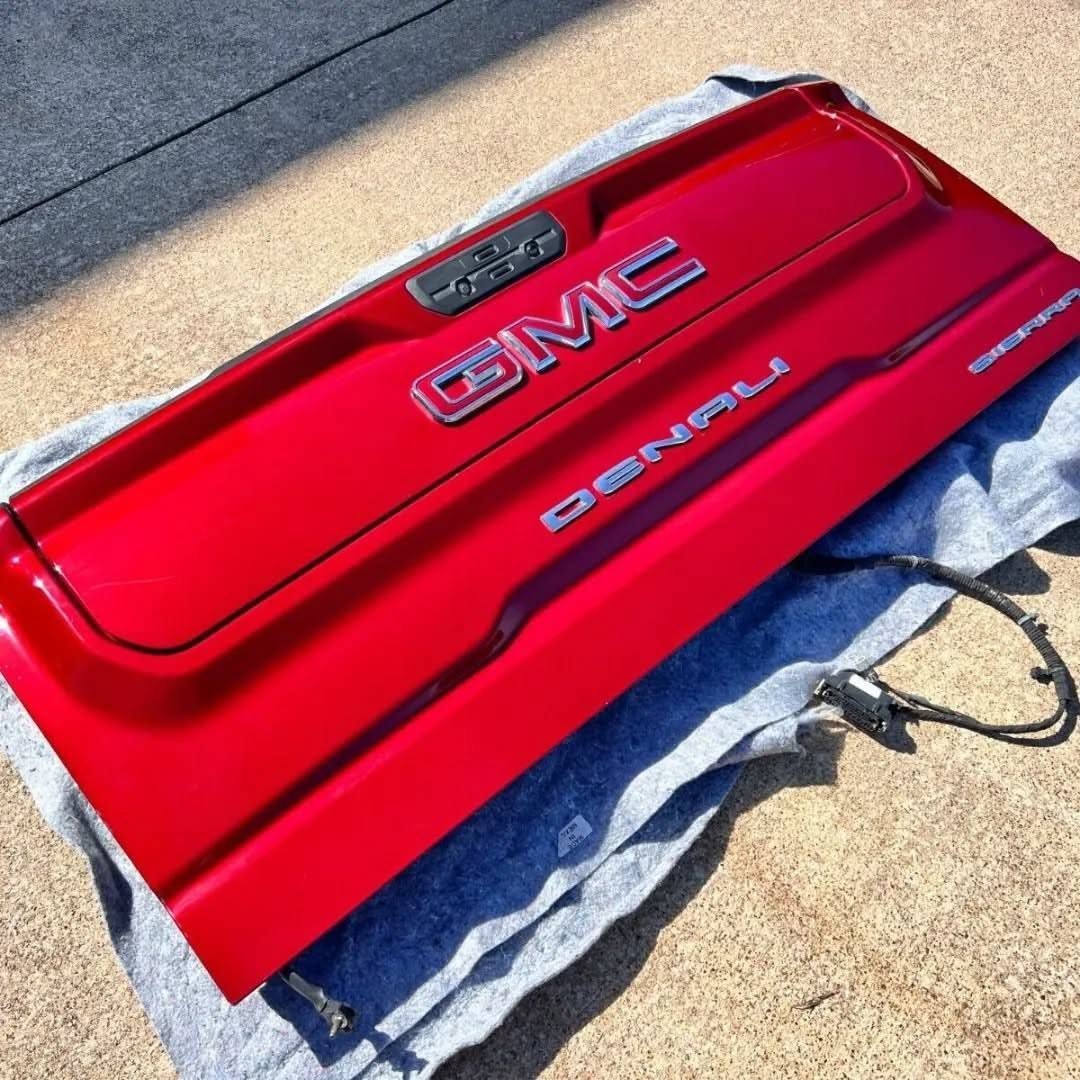 2018-2024 GMC Tailgate photo 2 2018-2024 GMC Tailgate