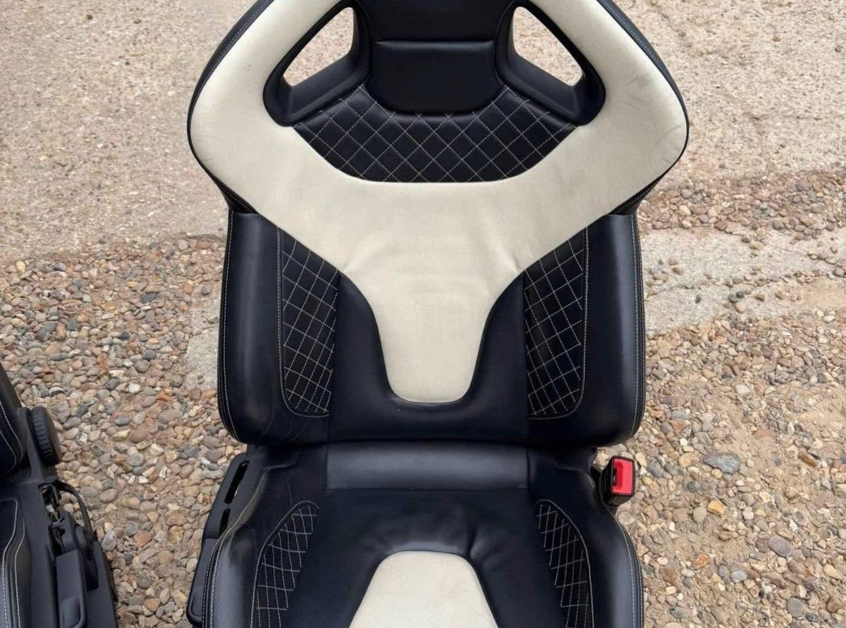 RS4 B8 Exclusive Wingback (Recaro) – Rare Set photo 2 RS4 B8 Exclusive Wingback (Recaro) – Rare Set