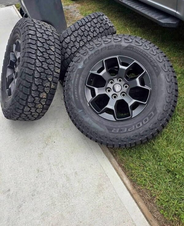 2024 FORD F-150 FX4 WHEELS + COOPER LT295/70R18 TIRES — LOW MILES
