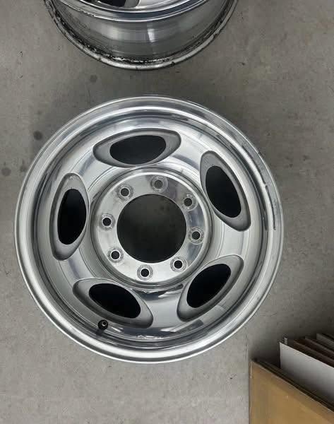 SET OF 4 – FORD F-250 / F-350 SUPER DUTY & EXCURSION OEM 16” WHEELS photo 4 SET OF 4 – FORD F-250 / F-350 SUPER DUTY & EXCURSION OEM 16” WHEELS
