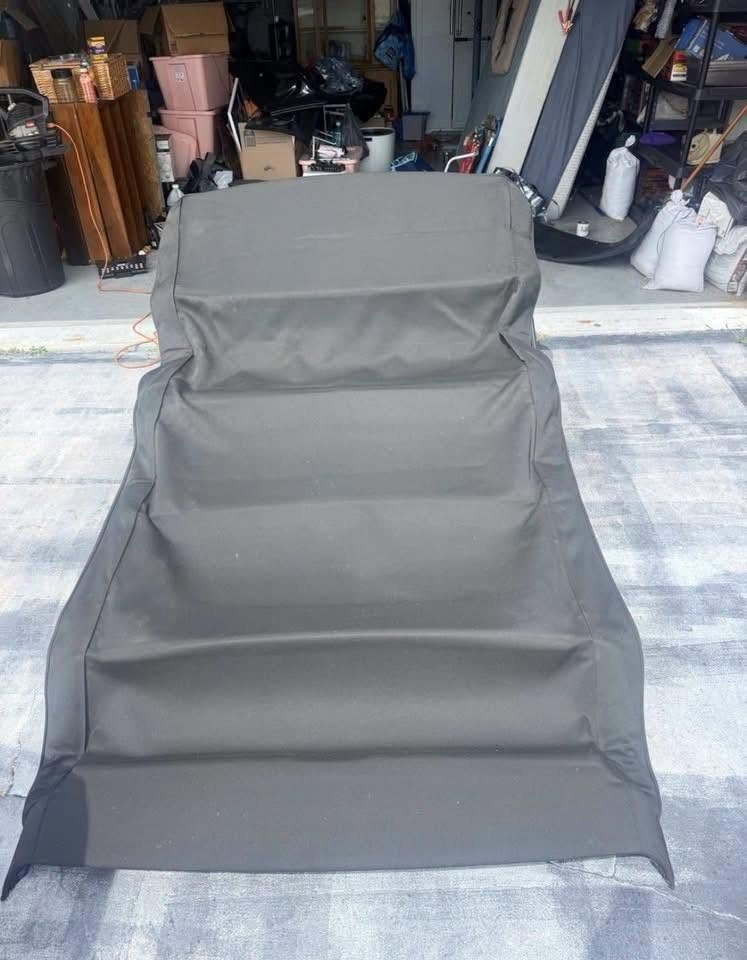2021–2025 FORD BRONCO 4-DOOR OEM SOFT TOP ROOF W/ WINDOWS – FACTORY TAKE-OFF photo 5 2021-2025 FORD BRONCO 4-DOOR OEM SOFT TOP ROOF W/ WINDOWS, FACTORY TAKE-OFF