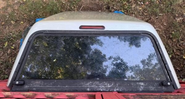 6-FT JASON TRUCK BED CAP / CAMPER SHELL — 2001 TOYOTA TACOMA XTRA CAB